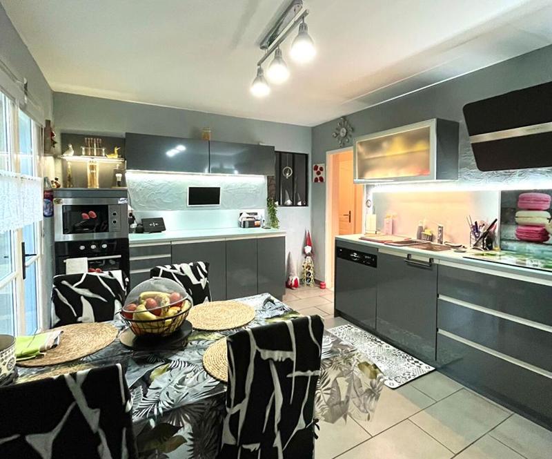 Maison - 148 m² - 7 pièces