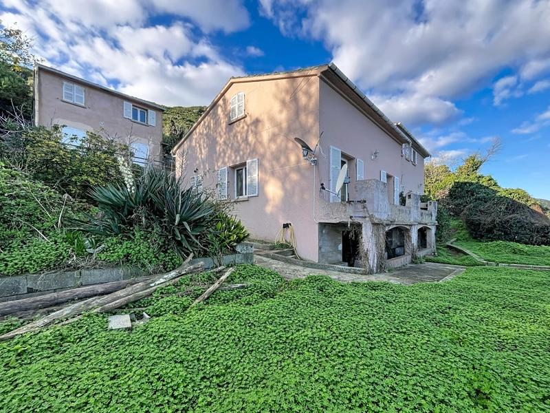 Propriété - 235 m² - 12 pièces