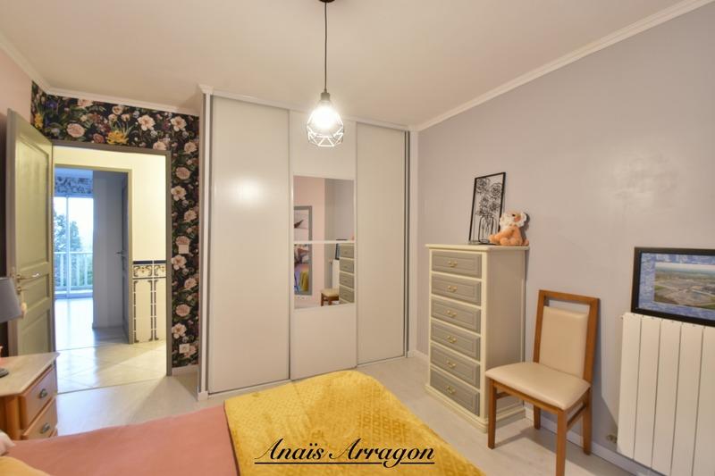 Maison - 232 m² - 8 pièces