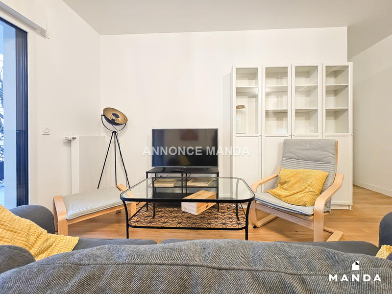 Chambre - 10 m² - 4 pièces