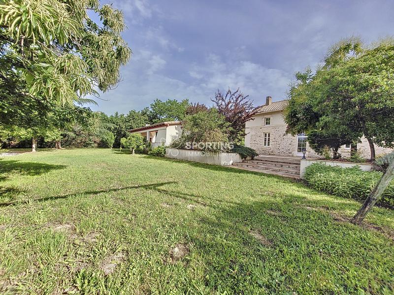 Maison - 400 m² - 8 pièces