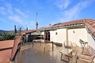 Maison - 219 m² - 6 pièces