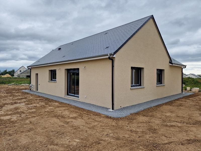 Maison - 90 m² - 5 pièces