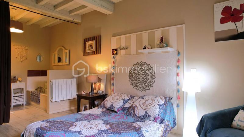 Demeure - 230 m² - 5 pièces