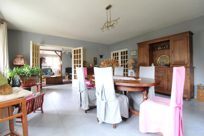 Maison - 180 m² - 7 pièces