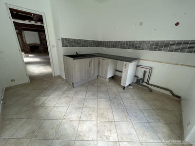 Maison - 310 m² - 11 pièces