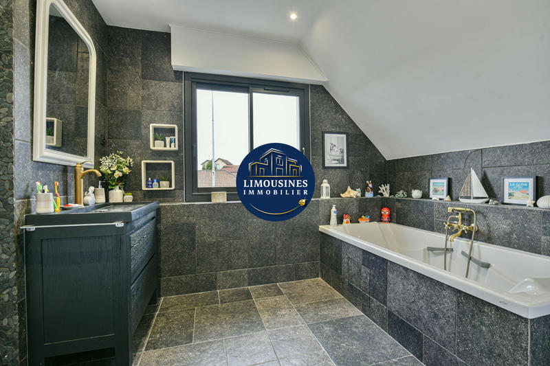 Villa - 322 m² - 11 pièces