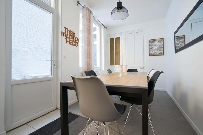 Maison - 156 m² - 8 pièces