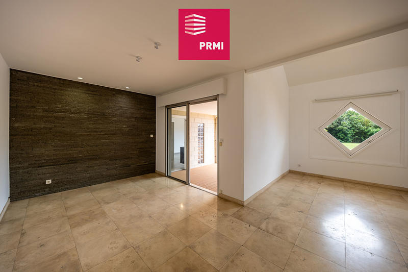 Maison - 220 m² - 5 pièces