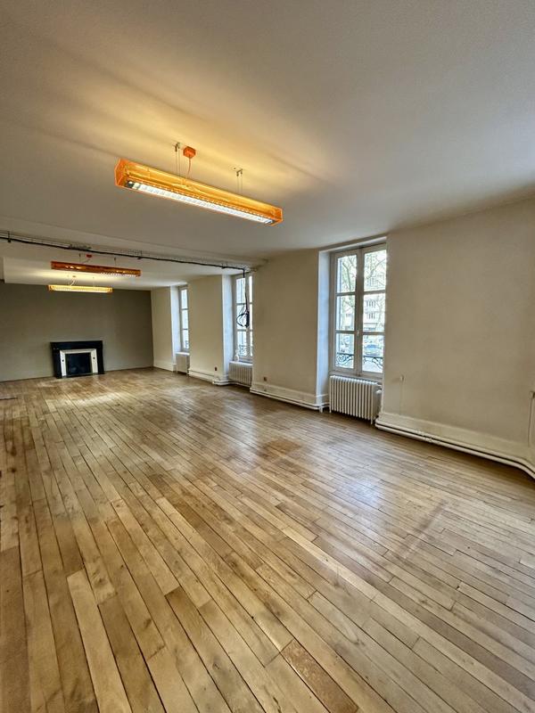 Maison - 195 m² - 8 pièces