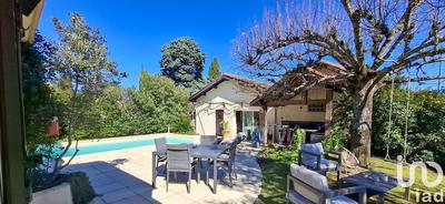 Maison de ville - 210 m² - 9 pièces