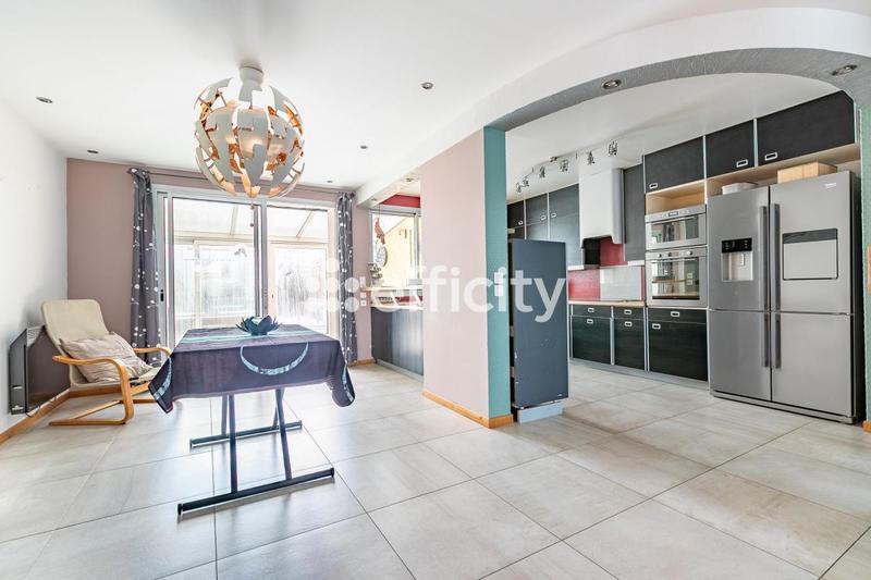 Maison - 133 m² - 6 pièces