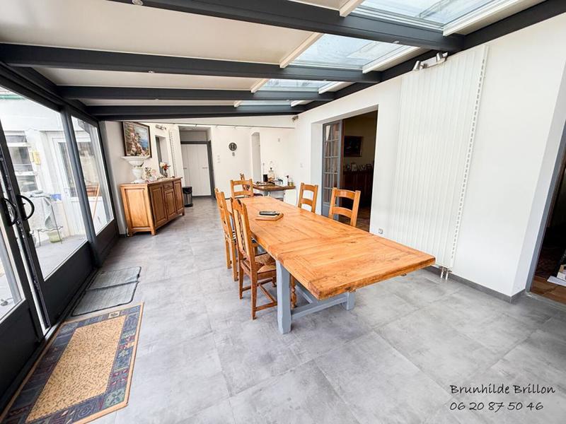 Maison - 215 m² - 6 pièces
