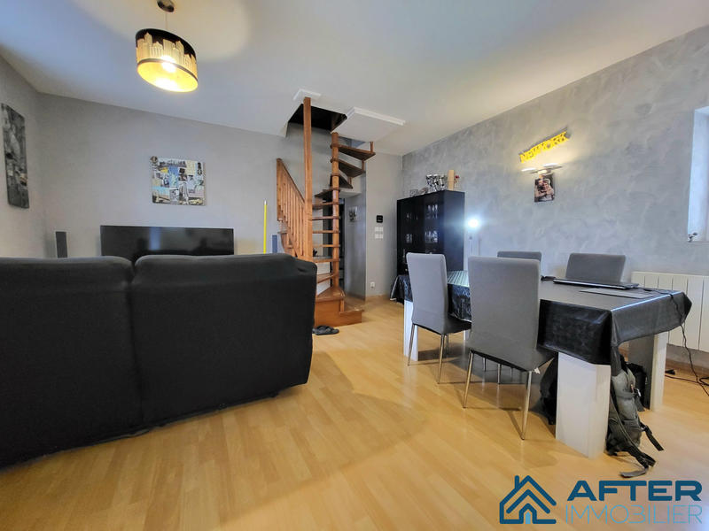 Maison - 92 m² - 5 pièces