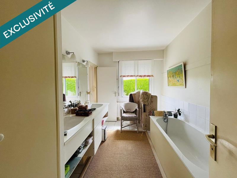 Maison - 248 m² - 7 pièces