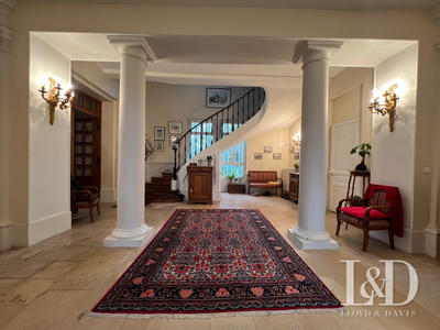 Maison - 710 m² - 15 pièces