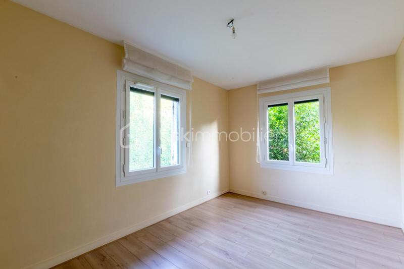 Demeure - 210 m² - 9 pièces