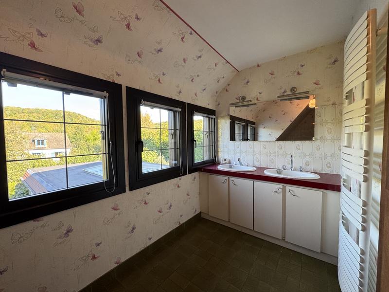 Maison - 140 m² - 5 pièces