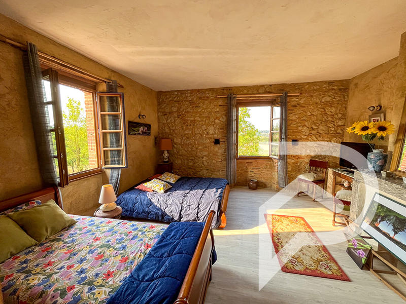 Maison - 228 m² - 7 pièces