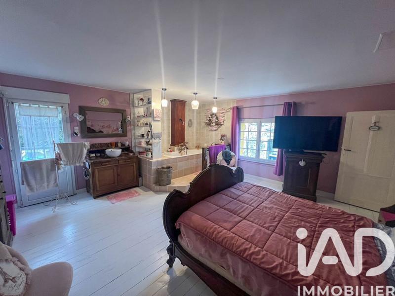 Maison - 210 m² - 8 pièces