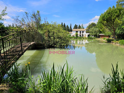 Maison - 232 m² - 8 pièces