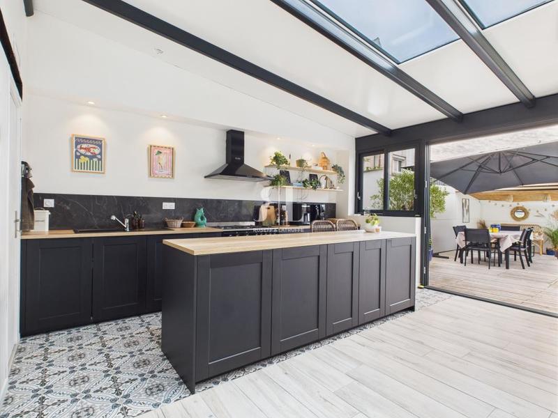 Maison - 186 m² - 7 pièces