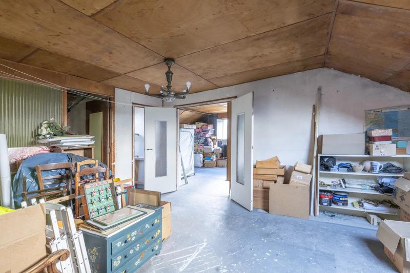 Maison - 249 m² - 9 pièces