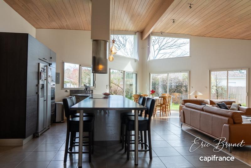 Maison - 142 m² - 6 pièces