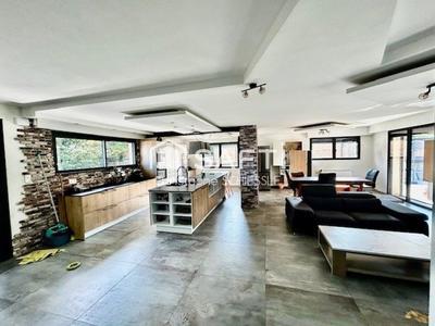 Maison - 168 m² - 7 pièces