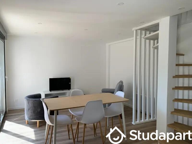 Chambre - 12 m² - 1 pièce