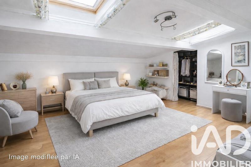 Maison - 177 m² - 7 pièces