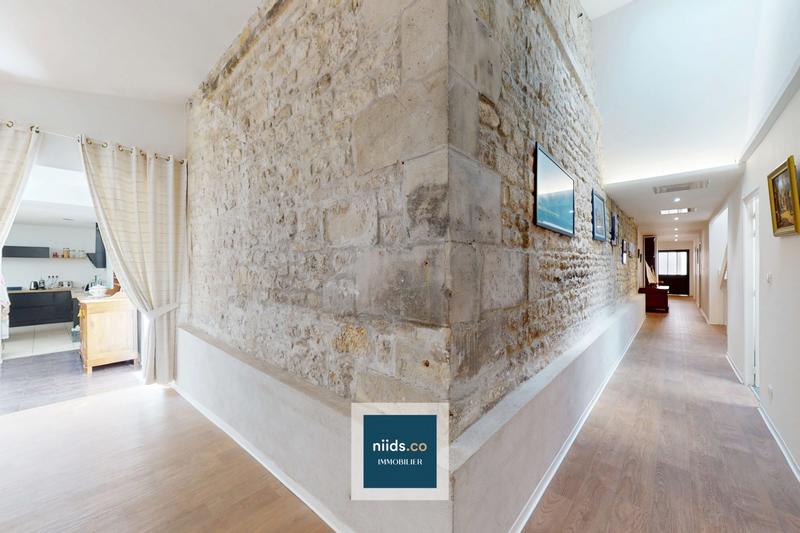 Maison - 308 m² - 7 pièces