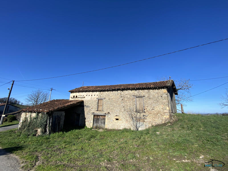 Ferme - 300 m² - 1 pièce