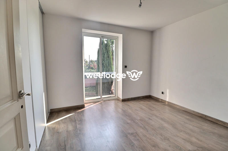 Maison - 200 m² - 5 pièces