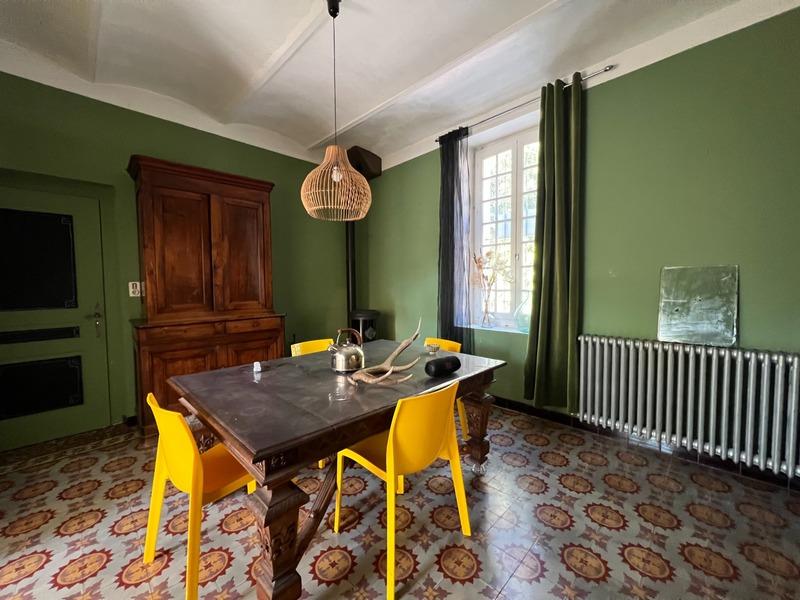 Maison - 181 m² - 7 pièces