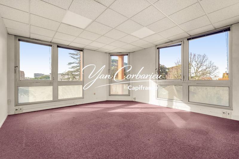 Bureau - 99 m² - 5 pièces