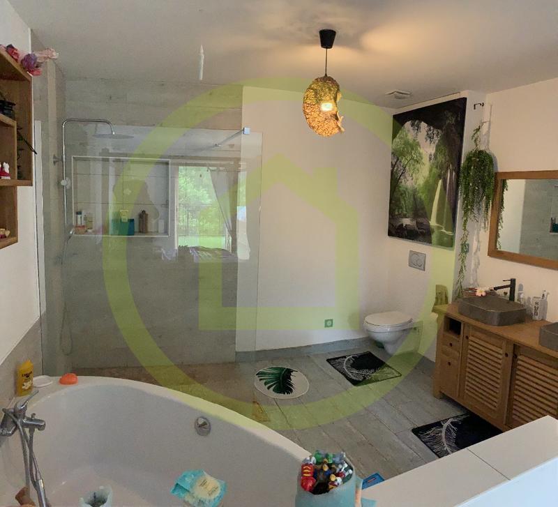 Maison - 258 m² - 10 pièces