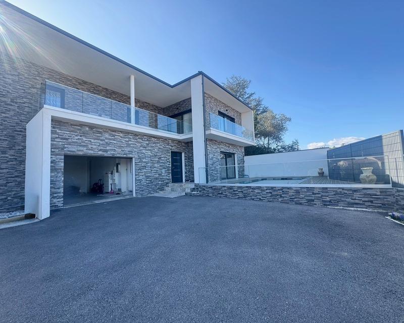 Maison - 150 m² - 7 pièces