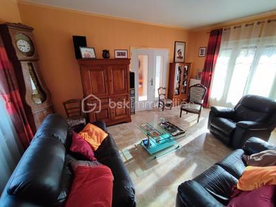 Maison - 96 m² - 5 pièces