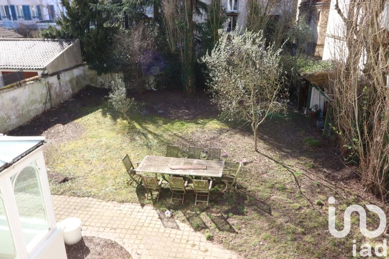 Maison - 235 m² - 8 pièces