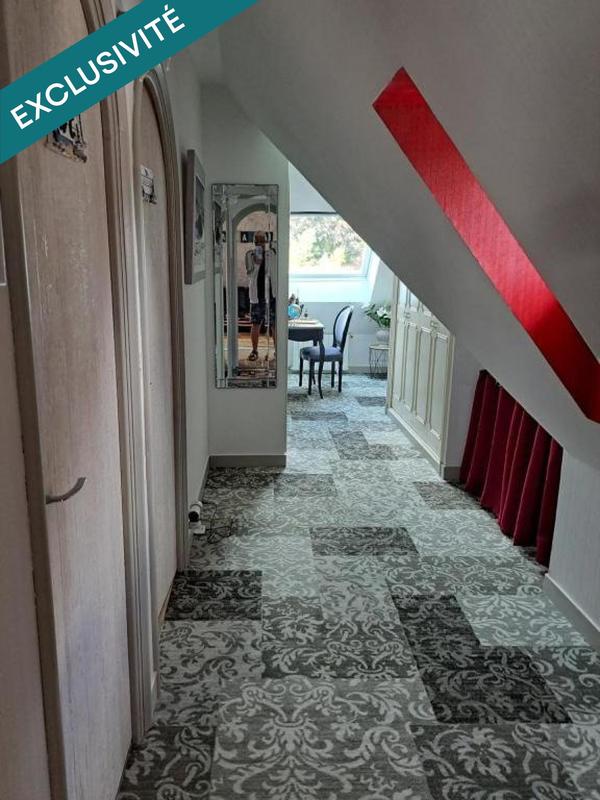 Maison - 204 m² - 8 pièces