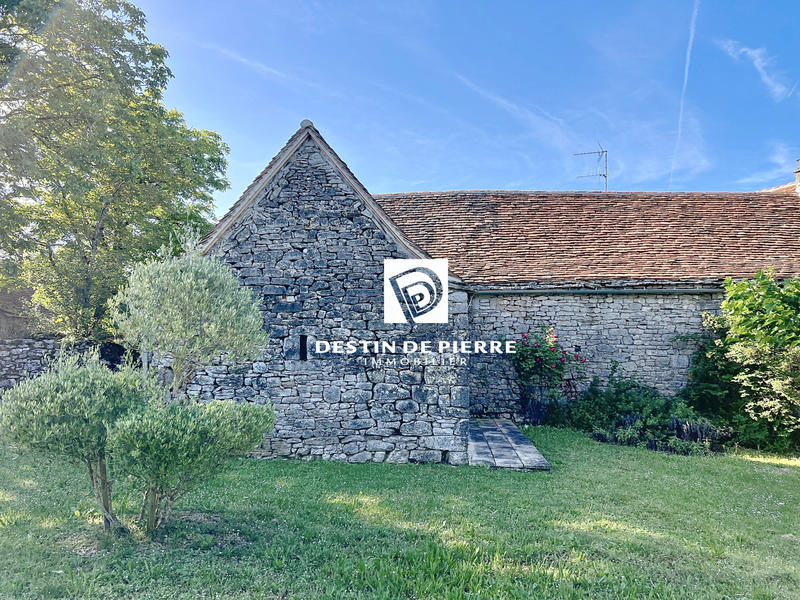 Maison - 280 m² - 8 pièces