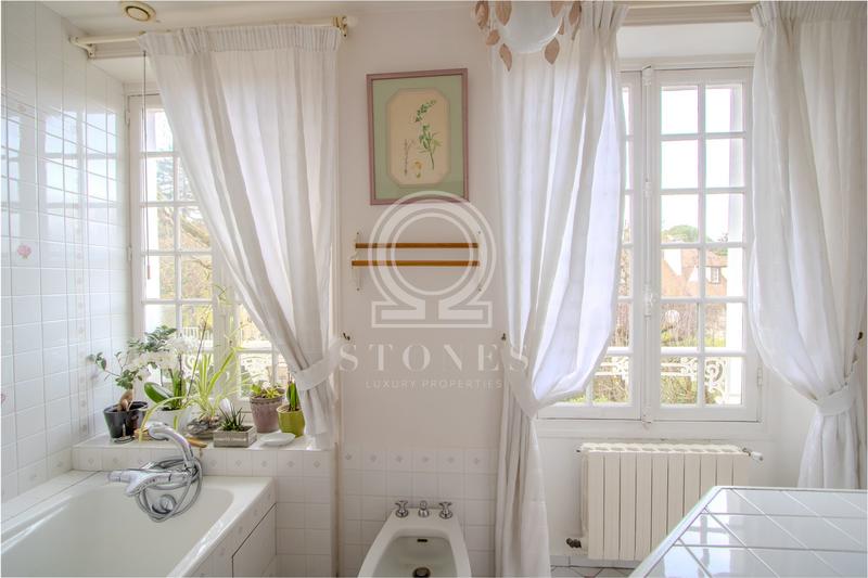 Maison ancienne - 203 m² - 8 pièces