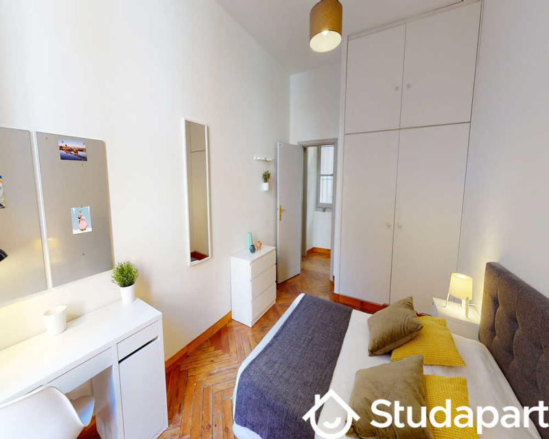 Chambre - 120 m² - 1 pièce