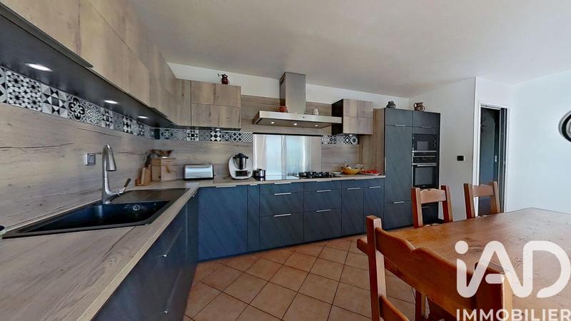 Maison - 264 m² - 8 pièces