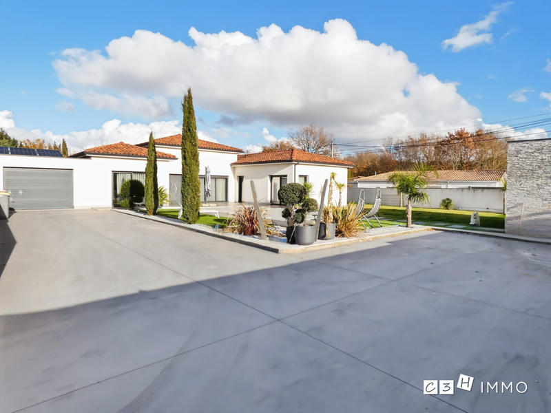 Maison - 143 m² - 5 pièces