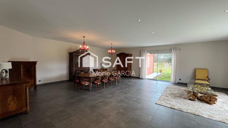 Maison - 245 m² - 7 pièces