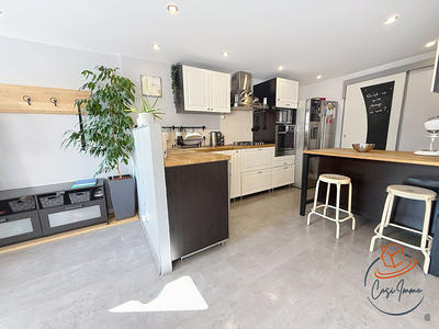 Maison - 240 m² - 7 pièces