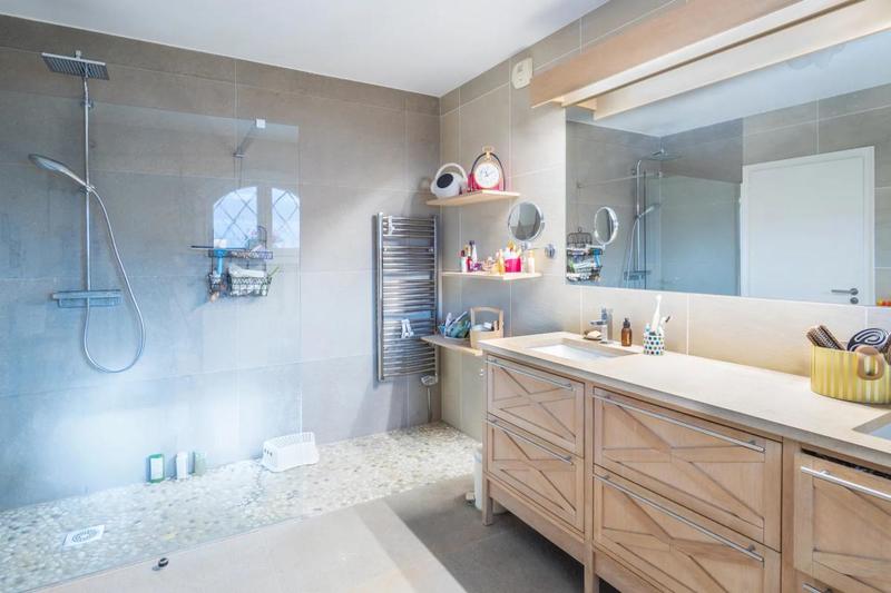 Villa - 330 m² - 10 pièces