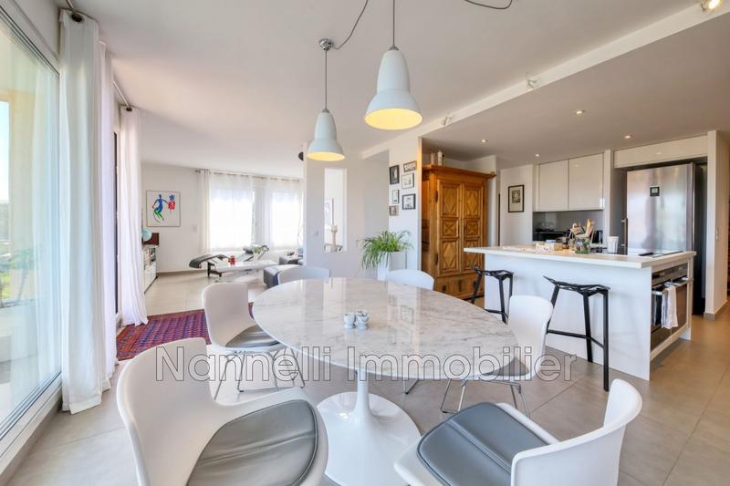 Appartement - 93 m² - 3 pièces